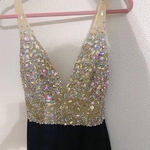 Long Black/Nvy Blue V-Neck Sparkly Formal Dress